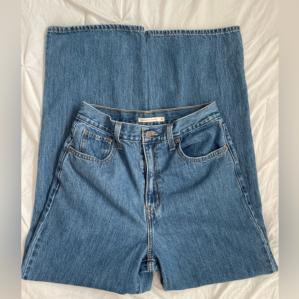 Levi’s High Waisted Straight Jeans